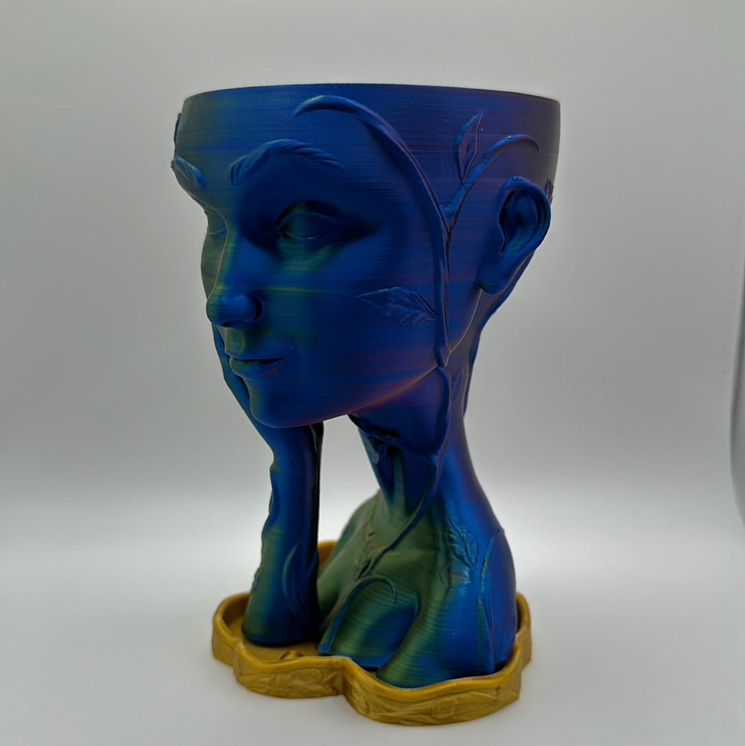 Aphrodite planter with base