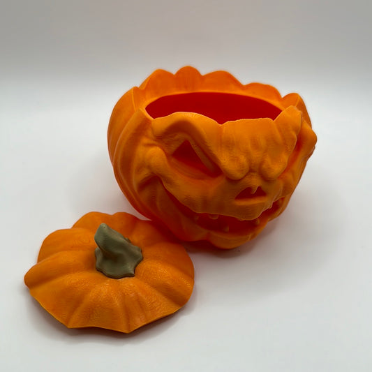 Jack o lantern with lid